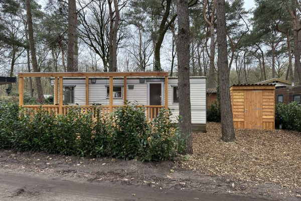 huurcaravan camping klein Zwitserland-Drenthe in het bos
