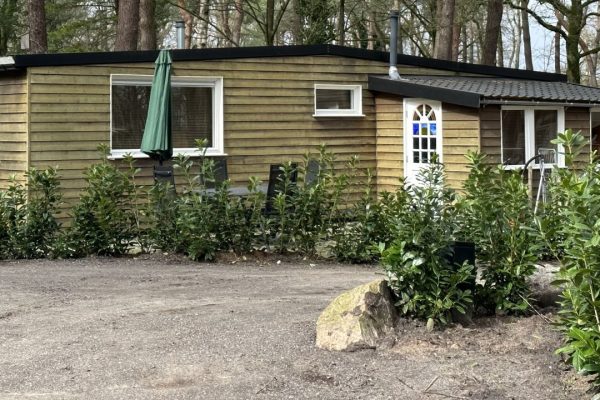 huurcaravan camping klein Zwitserland-Drenthe in het bos